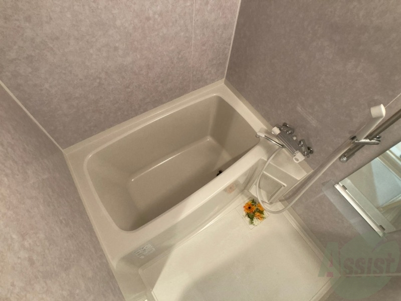 バス・シャワールーム　お風呂になります。一日の疲れを癒してくださいね。