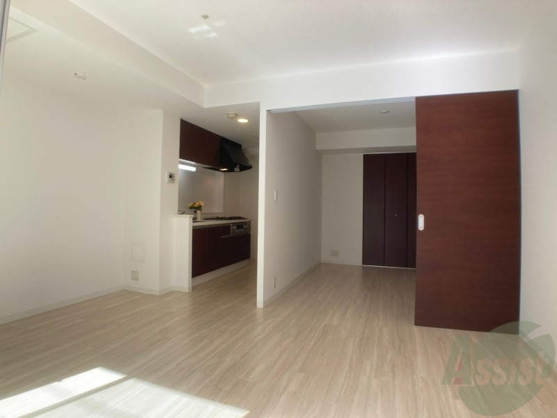 居室・リビング　広くてキレイなお部屋が広がっていて、充実した生活が送れそう。