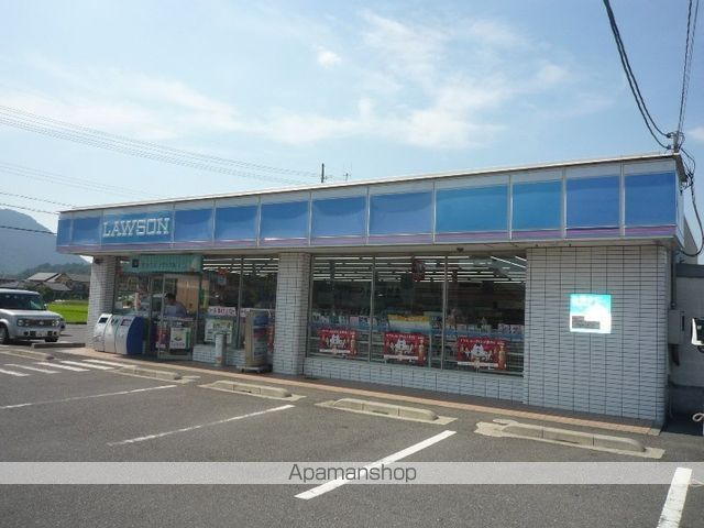 コンビニ　ローソン（コンビニ）まで182m