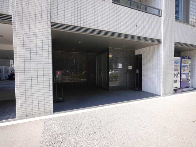 エントランス　プライムアーバン四谷外苑東