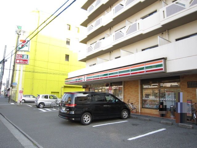 コンビニ　セブンイレブン（コンビニ）まで237m