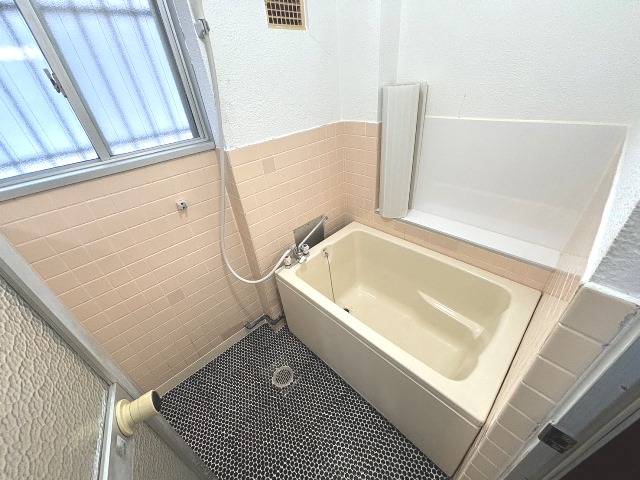 広島電鉄宮島線 東高須駅 徒歩2分 4階建 築59年の風呂写真