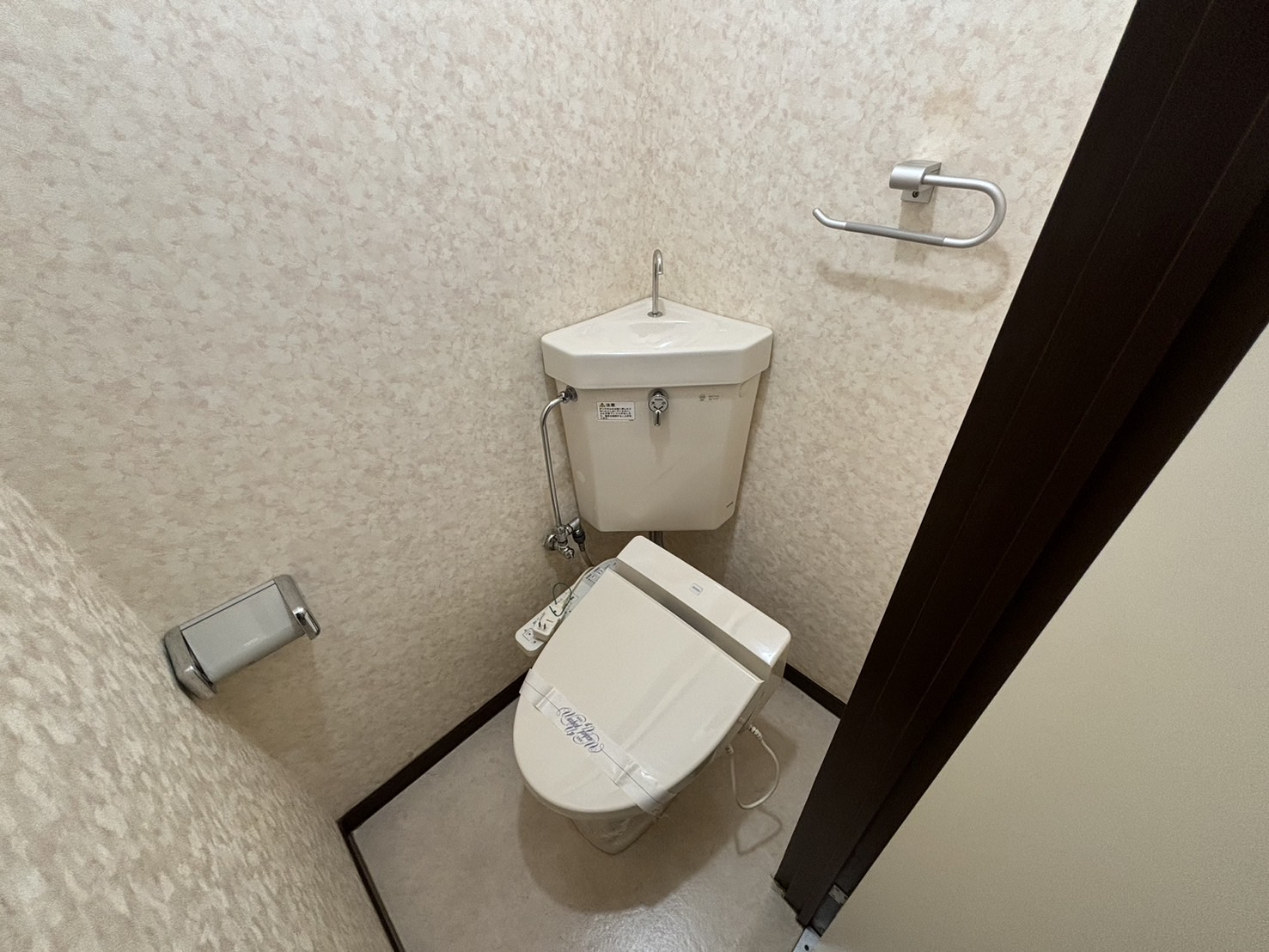 広島電鉄宮島線 東高須駅 徒歩2分 4階建 築59年のトイレ写真