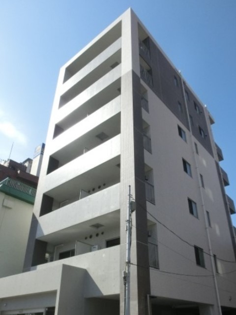 建物外観　７階建ての賃貸マンション