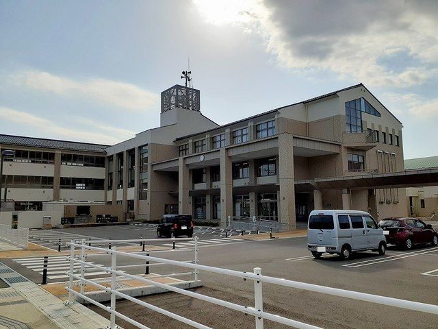 役所　中能登町行政サービス庁舎（役所）まで1900m