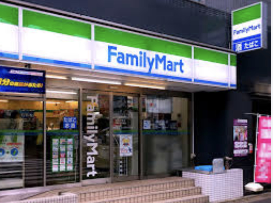 コンビニ　ファミリーマート新宿新小川町店（コンビニ）まで276m