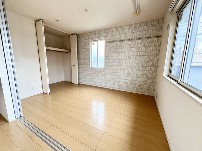 その他部屋・スペース　南側洋室　※画像と反転タイプのお部屋です