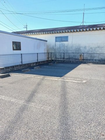 駐車場　駐車場に車を止められます