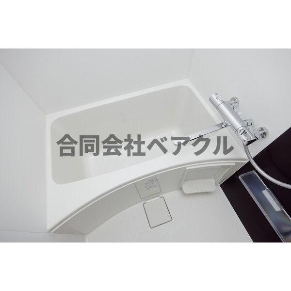 バス・シャワールーム　コンパクトで使いやすいお風呂です