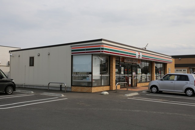 コンビニ　セブンイレブンつくば学園の森店（コンビニ）まで900m