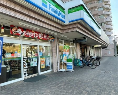 コンビニ　ファミリーマート 千住曙町店（コンビニ）まで357m