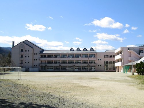 小学校　釜石市立小佐野小学校（小学校）まで1670m