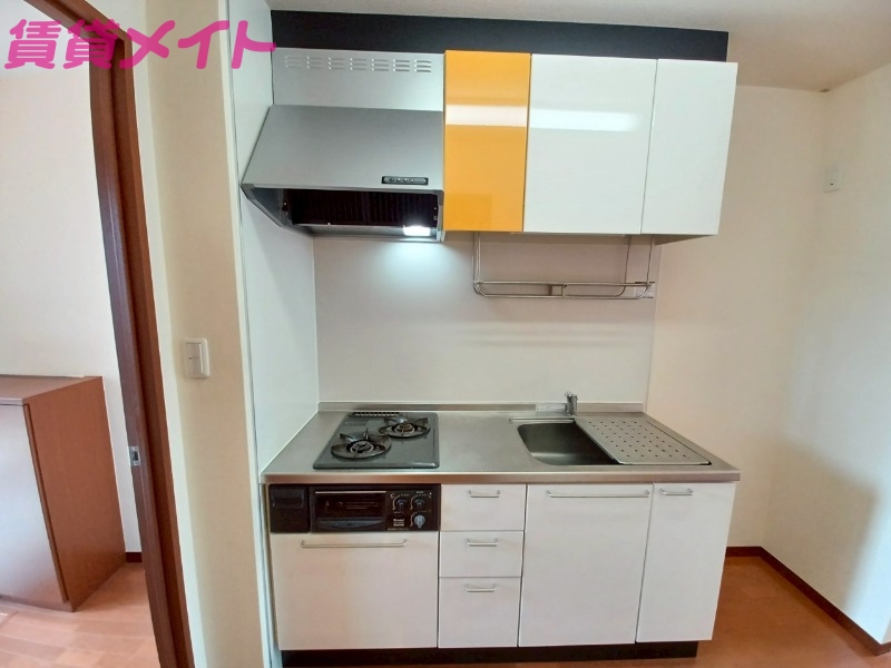 キッチン　別部屋参考写真です