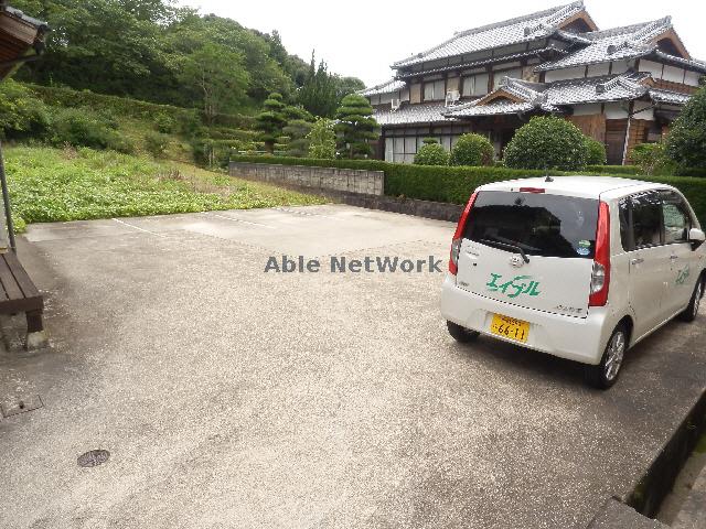 駐車場　駐車場
