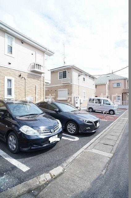 駐車場　車をお持ちの方に嬉しい駐車場付きの物件です