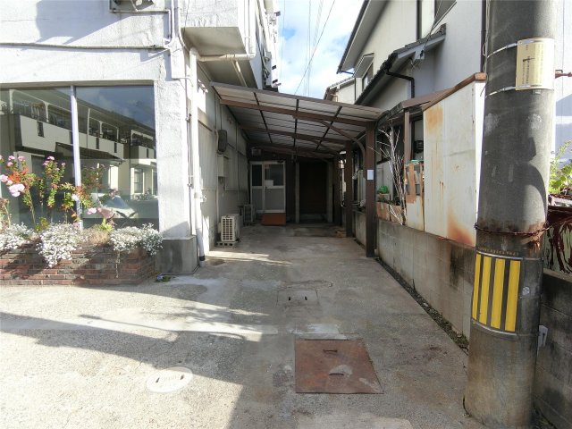 駐車場　敷地内に駐車場完備しています♪