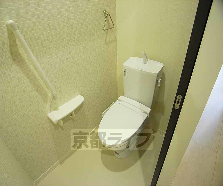 トイレ　ウォシュレット付きです。