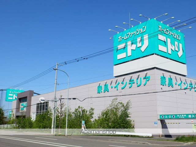 小学校　藻岩南小学校（小学校）まで616m