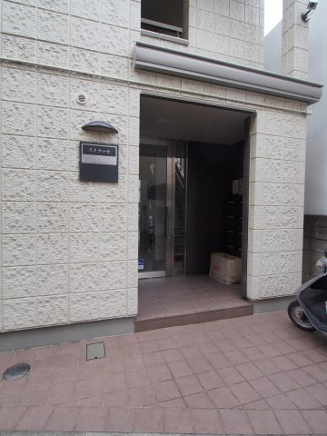 エントランス　ストラッセ