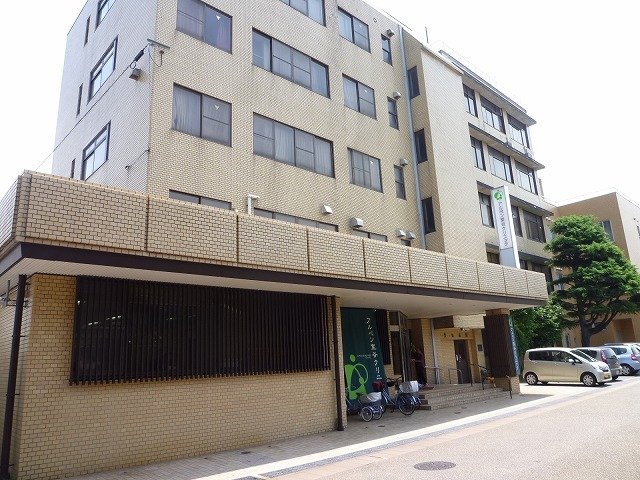 駐車場　アルペン室谷クリニックまで400m