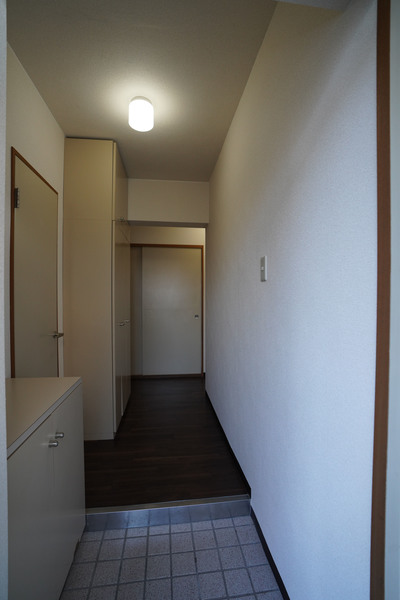 玄関　同じ建物の別のお部屋