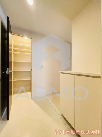 玄関　同マンション別部屋　参考写真