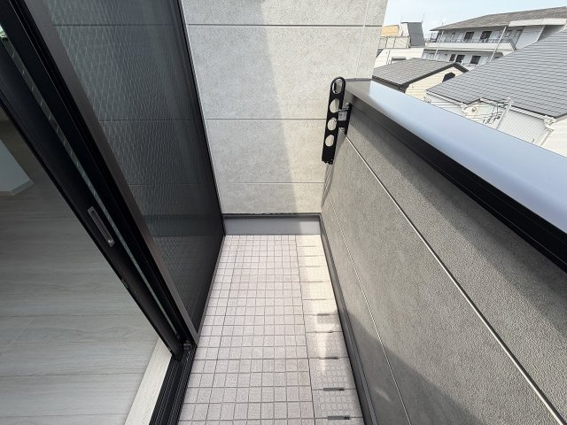 バルコニー　開放的で明るい空間を演出してくれるバルコニーです