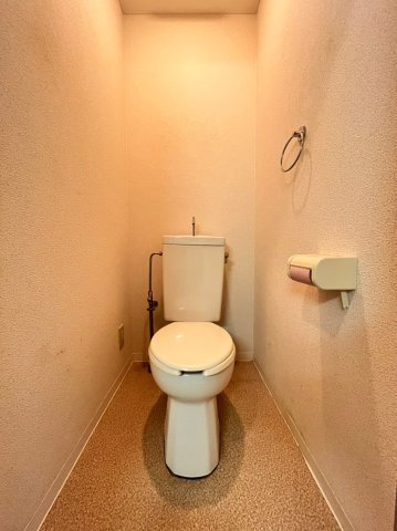 トイレ　別号室の画像です。ご参考下さい