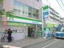 コンビニ　ファミリーマート（コンビニ）まで210m