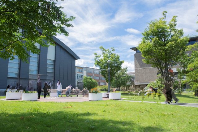 大学・短大　中国学園事務局教職員直通（大学・短大）まで1900m