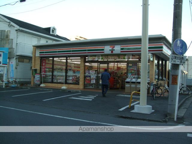 コンビニ　セブンイレブン（コンビニ）まで358m