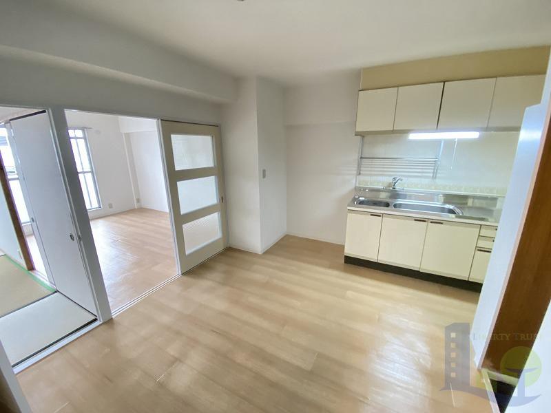 居室・リビング　同タイプ別部屋の写真