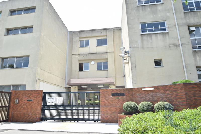 中学校　淡路中学校（中学校）まで450m