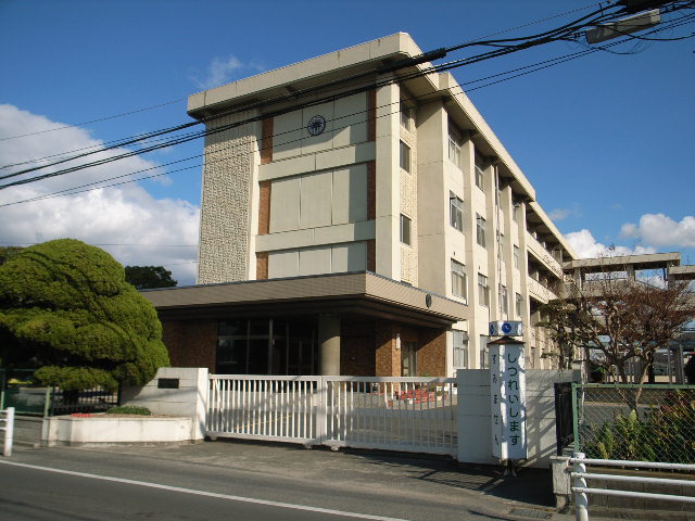 小学校　岡山市立平井小学校（小学校）まで654m