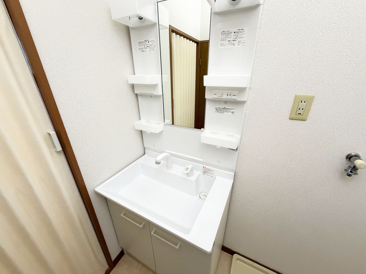 ＪＲ山陽本線 北長瀬駅 徒歩20分 4階建 築32年の内装写真