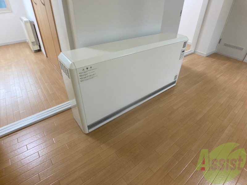 その他設備　電気暖房です。冬場の寒い日でも安心ですね～