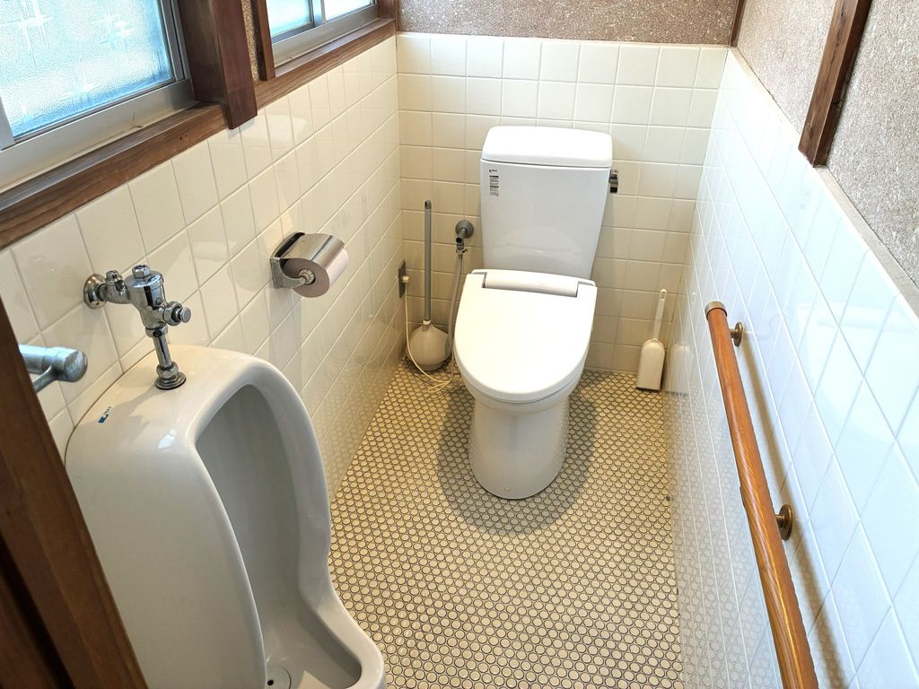 ＪＲ赤穂線 坂越駅 徒歩12分 2階建 築51年のトイレ写真