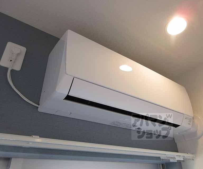 その他設備　夏も快適に過ごせるエアコン付き！