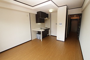 ライオンズマンション黒崎の居間写真