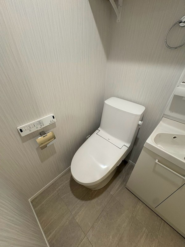 アザーレ・ナッジ東海大学前のトイレ写真