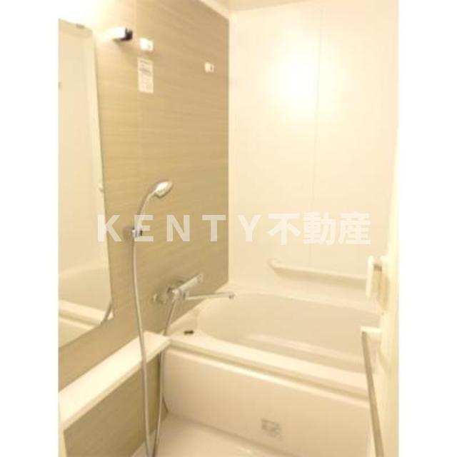 バス・シャワールーム　コンパクトで使いやすいお風呂です