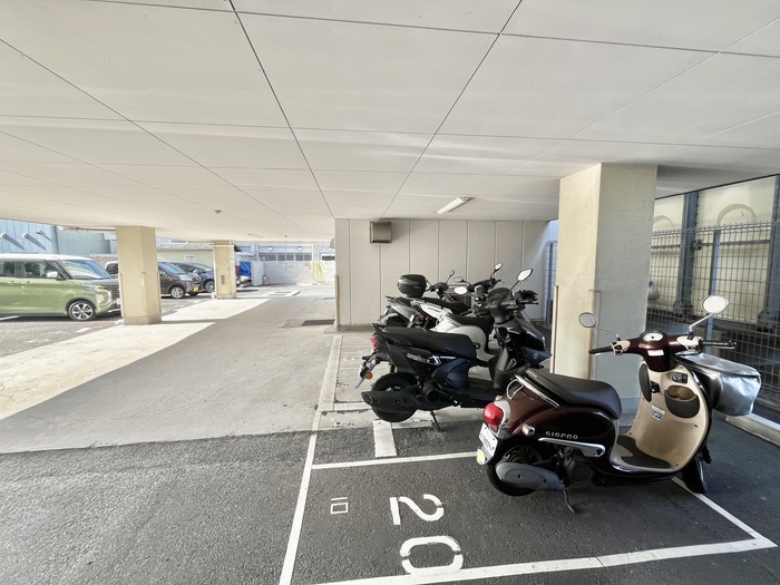 Mプラザ楠根 参番館の外観写真