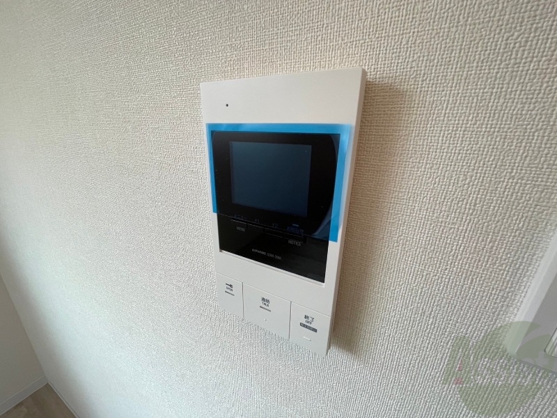 セキュリティ　ＴＶモニター付インターホンです。来客者の顔が見えるので安心！