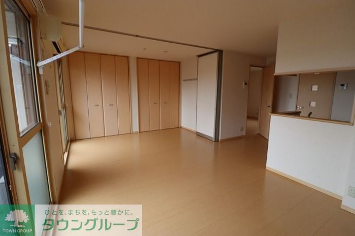 ルミエールモナリエの居間写真