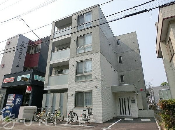 地下鉄南北線 真駒内駅 徒歩8分 築11年