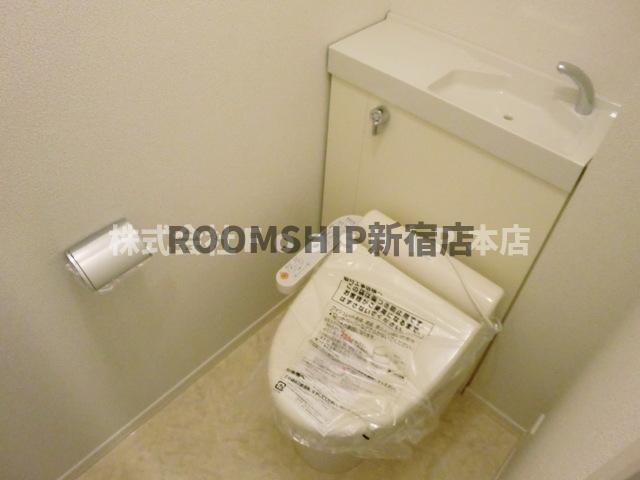 小田急線 千歳船橋駅 徒歩8分 2階建 築16年のトイレ写真