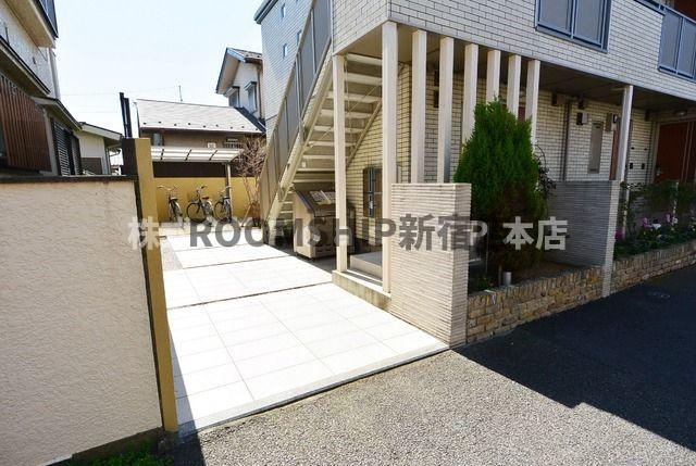 小田急線 千歳船橋駅 徒歩8分 2階建 築16年の外観写真
