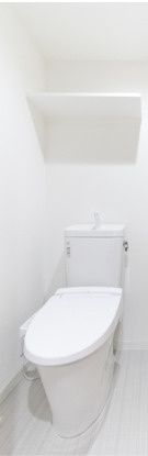 京王線 明大前駅 徒歩4分 8階建 築12年のトイレ写真