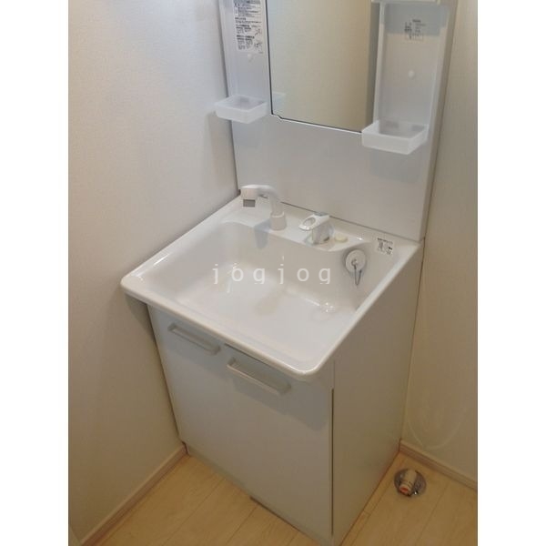 洗面設備　朝の必需品ですね