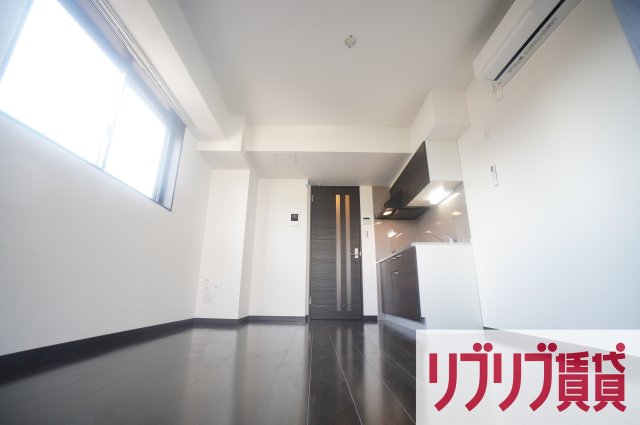 京成千葉線 千葉中央駅 徒歩4分 7階建 築4年の居間写真